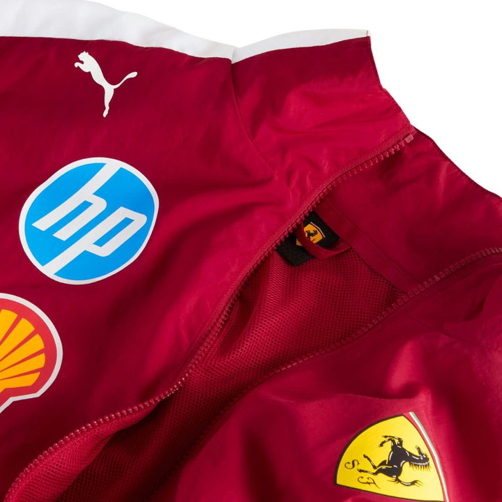 Chamarra T7 Oversized Ferrari Oficial 2025 Detalle Logos