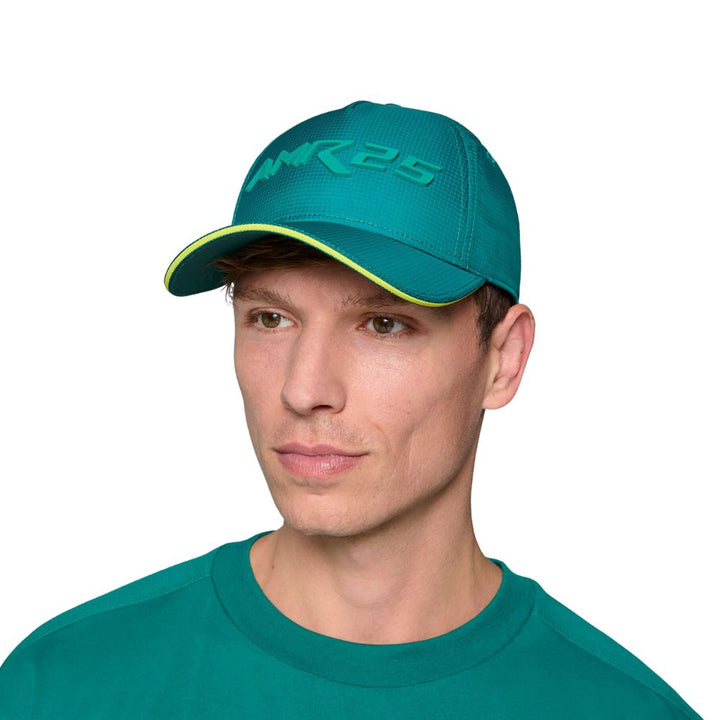 Gorra Aston Martin Tech Detalle Frente