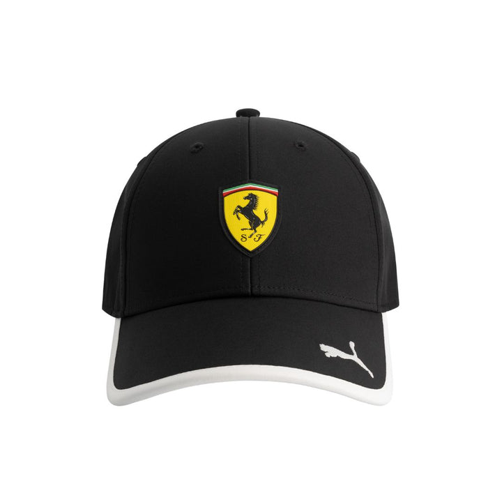 Gorra Clásica Negra Ferrari Escudo