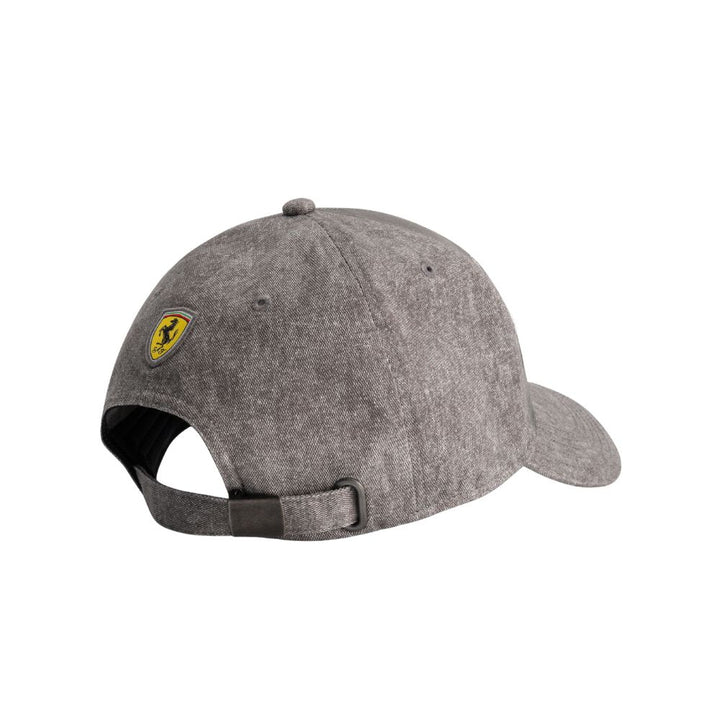Gorra Gráfica Ferrari Detrás