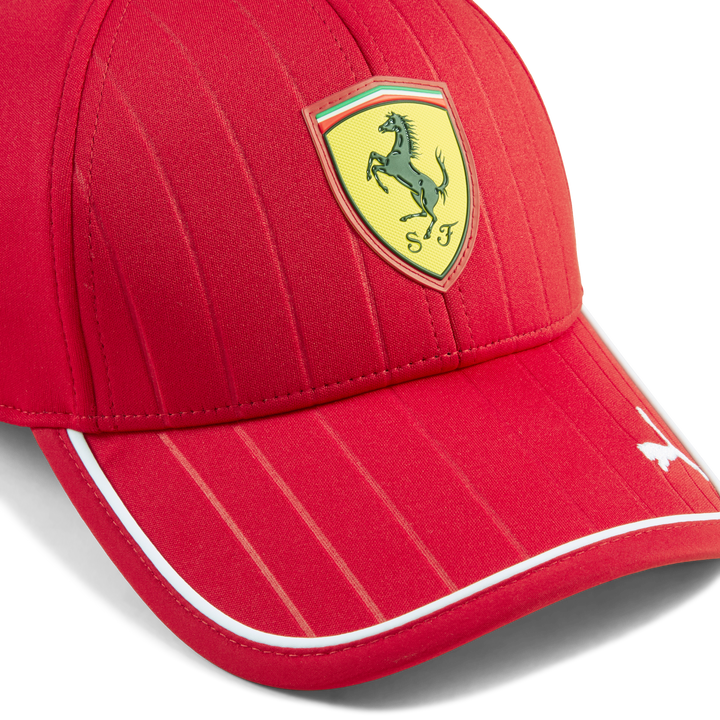 Gorra Infantil Ferrari Oficial 2025 Detalle