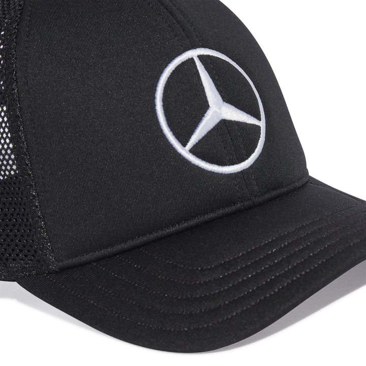 Gorra Negra Snapback Star Trucker Mercedes AMG Petronas Detalle Logo